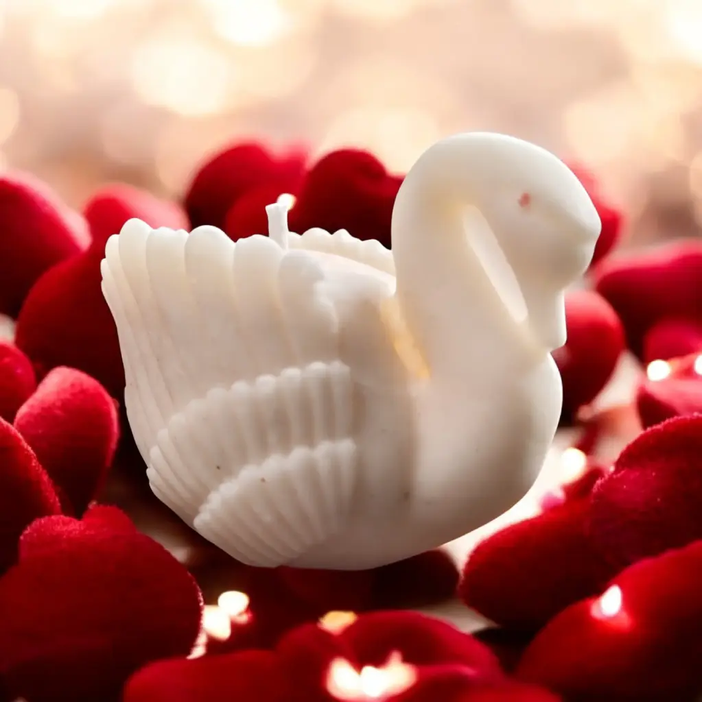 Swan candle
