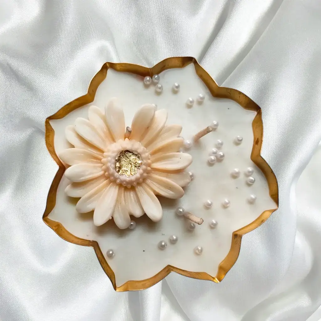 Urli Candle 2