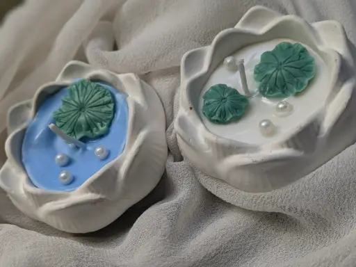 Lotus Glow Candle 