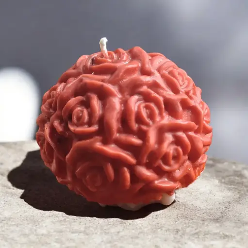 Round rose candle